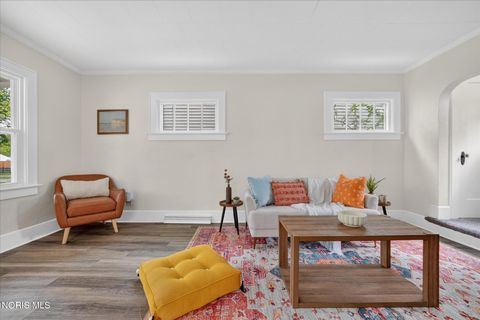 Tiny photo for 2133 Dana Street, Toledo, OH 43609 (MLS # 10007199)