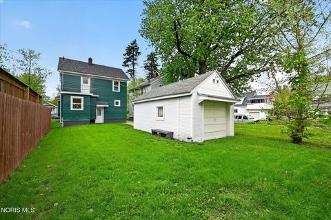 Tiny photo for 2133 Dana Street, Toledo, OH 43609 (MLS # 10007199)