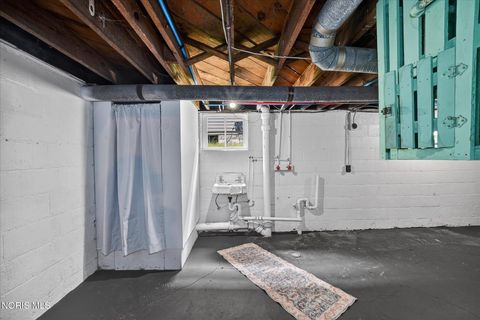 Tiny photo for 2133 Dana Street, Toledo, OH 43609 (MLS # 10007199)