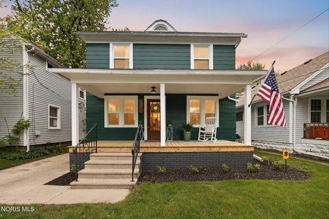 Photo of 2133 Dana Street, Toledo, OH 43609 (MLS # 10007199)