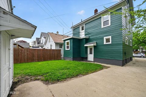 Tiny photo for 2133 Dana Street, Toledo, OH 43609 (MLS # 10007199)