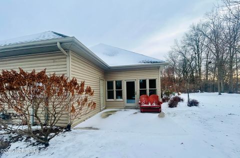 Tiny photo for 136 Maumee Lane, Antwerp, OH 45813 (MLS # 10002380)