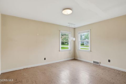 Tiny photo for 700 Woodworth Drive, Findlay, OH 45840 (MLS # 10008041)
