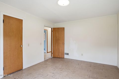 Tiny photo for 700 Woodworth Drive, Findlay, OH 45840 (MLS # 10008041)