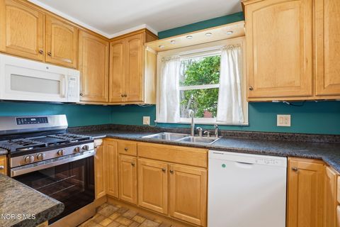 Tiny photo for 700 Woodworth Drive, Findlay, OH 45840 (MLS # 10008041)
