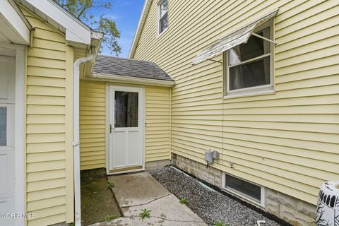 Tiny photo for 700 Woodworth Drive, Findlay, OH 45840 (MLS # 10008041)