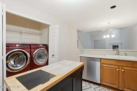 Tiny photo for 3127 Evergreen Road, Toledo, OH 43606 (MLS # 10003122)