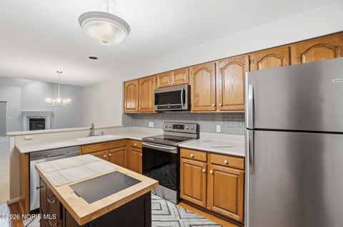 Tiny photo for 3127 Evergreen Road, Toledo, OH 43606 (MLS # 10003122)