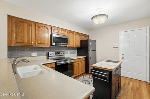 Tiny photo for 3127 Evergreen Road, Toledo, OH 43606 (MLS # 10003122)