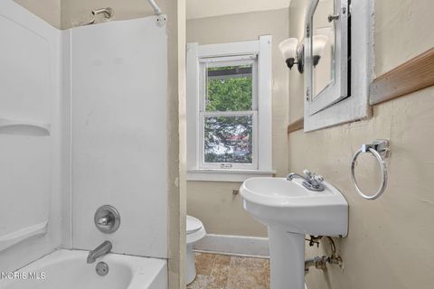 Tiny photo for 3720 Willys Parkway, Toledo, OH 43612 (MLS # 10010861)