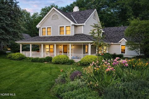 Photo of 30039 Morningside Drive, Perrysburg, OH 43551 (MLS # 10005151)