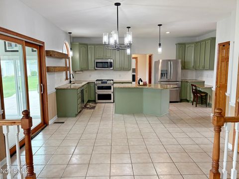 Tiny photo for 1404 Muirfield Drive, Bowling Green, OH 43402 (MLS # 10008067)