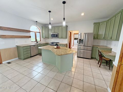 Tiny photo for 1404 Muirfield Drive, Bowling Green, OH 43402 (MLS # 10008067)