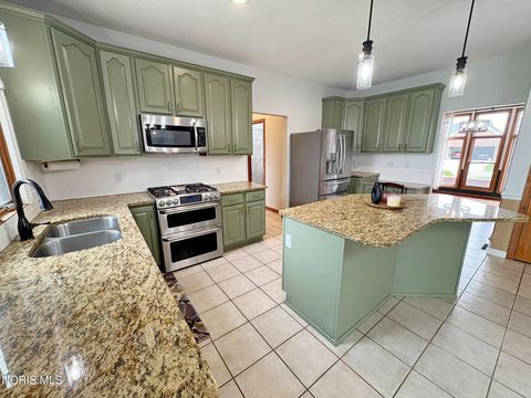 Tiny photo for 1404 Muirfield Drive, Bowling Green, OH 43402 (MLS # 10008067)