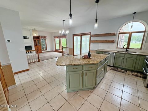 Tiny photo for 1404 Muirfield Drive, Bowling Green, OH 43402 (MLS # 10008067)