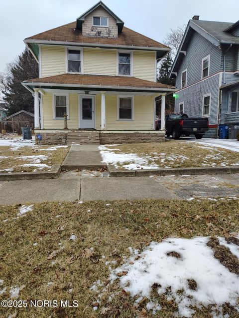 Photo of 2542 Maplewood Avenue, Toledo, OH 43610 (MLS # 10001218)