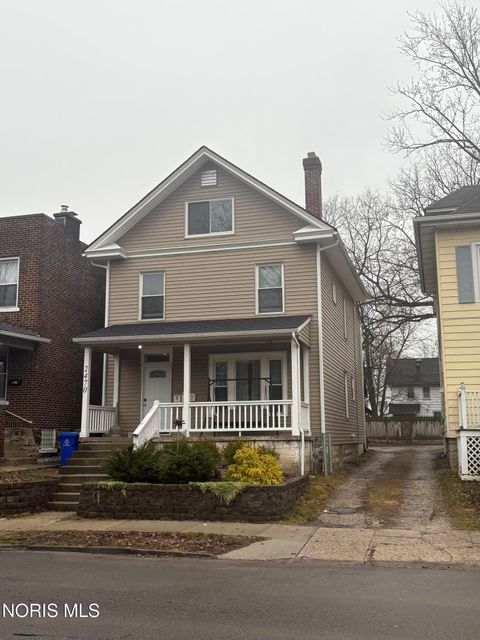 Photo of 2470 Indianola Avenue, Columbus, OH 43202 (MLS # 10004999)