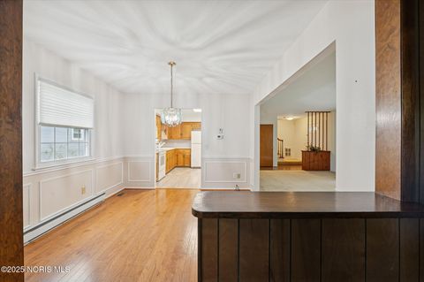 Tiny photo for 5504 Ketukkee Trail, Toledo, OH 43611 (MLS # 10000497)