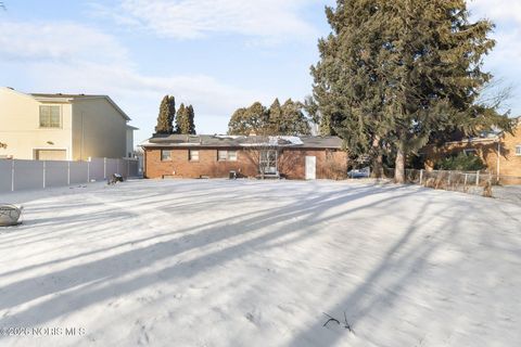 Tiny photo for 1548 Booth Avenue, Toledo, OH 43608 (MLS # 10003278)