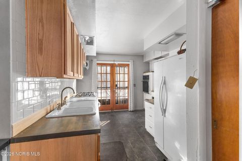 Tiny photo for 1548 Booth Avenue, Toledo, OH 43608 (MLS # 10003278)