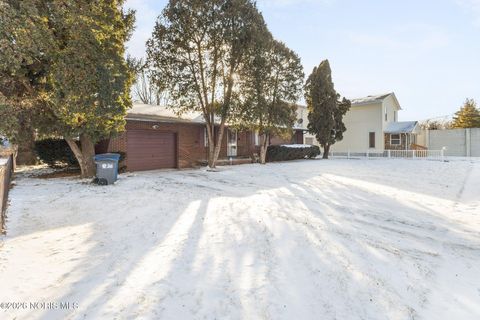 Tiny photo for 1548 Booth Avenue, Toledo, OH 43608 (MLS # 10003278)