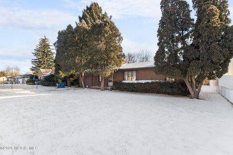 Tiny photo for 1548 Booth Avenue, Toledo, OH 43608 (MLS # 10003278)