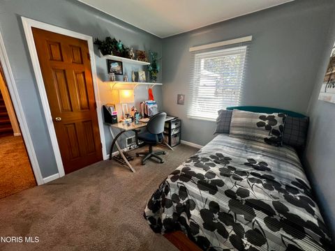 Tiny photo for 212 E Indiana Avenue, Maumee, OH 43537 (MLS # 10004937)