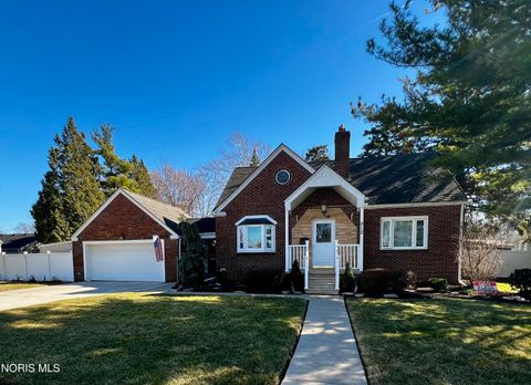 Tiny photo for 212 E Indiana Avenue, Maumee, OH 43537 (MLS # 10004937)