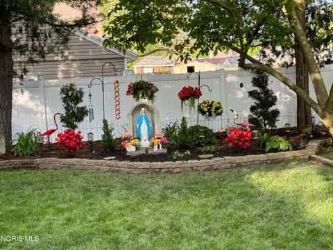 Tiny photo for 212 E Indiana Avenue, Maumee, OH 43537 (MLS # 10004937)