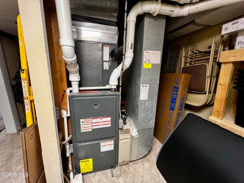 Tiny photo for 212 E Indiana Avenue, Maumee, OH 43537 (MLS # 10004937)