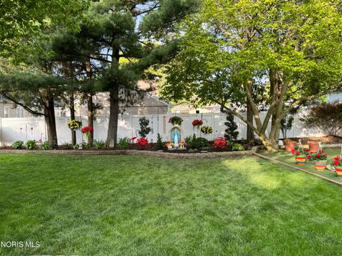 Tiny photo for 212 E Indiana Avenue, Maumee, OH 43537 (MLS # 10004937)