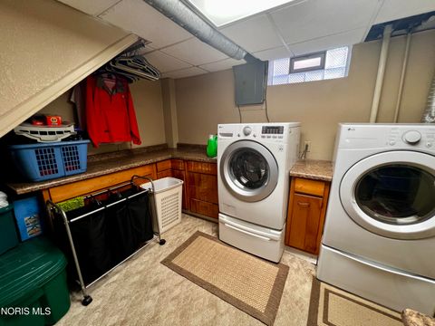 Tiny photo for 212 E Indiana Avenue, Maumee, OH 43537 (MLS # 10004937)