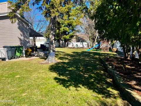 Tiny photo for 212 E Indiana Avenue, Maumee, OH 43537 (MLS # 10004937)