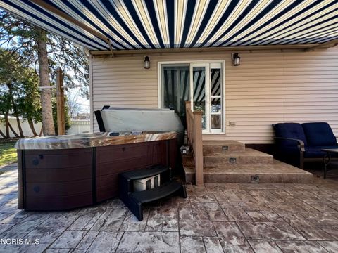 Tiny photo for 212 E Indiana Avenue, Maumee, OH 43537 (MLS # 10004937)