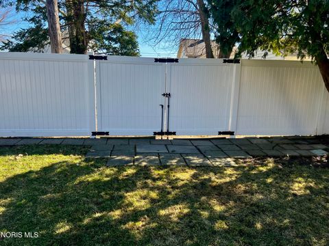 Tiny photo for 212 E Indiana Avenue, Maumee, OH 43537 (MLS # 10004937)