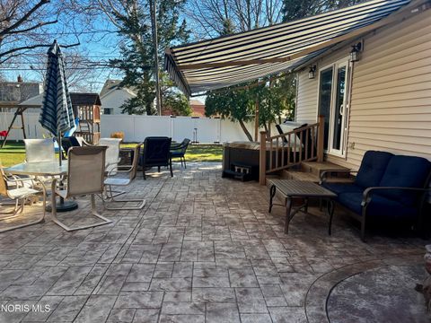 Tiny photo for 212 E Indiana Avenue, Maumee, OH 43537 (MLS # 10004937)