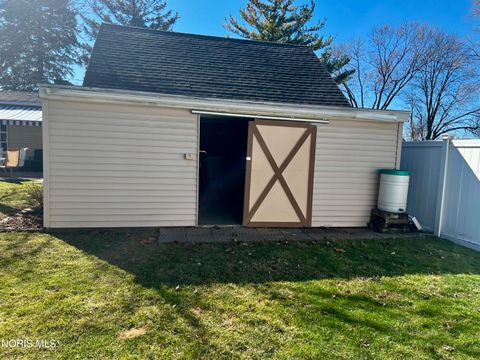 Tiny photo for 212 E Indiana Avenue, Maumee, OH 43537 (MLS # 10004937)