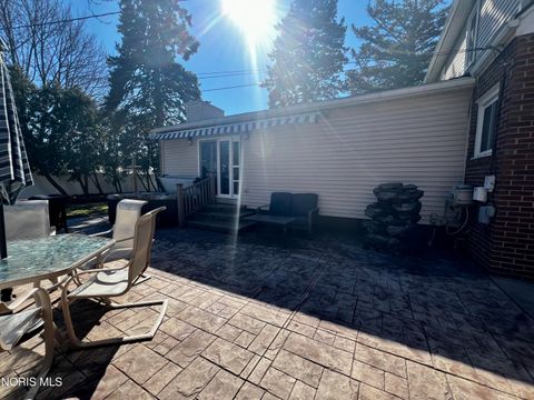 Tiny photo for 212 E Indiana Avenue, Maumee, OH 43537 (MLS # 10004937)