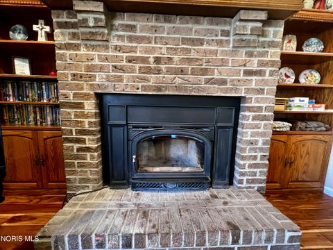 Tiny photo for 212 E Indiana Avenue, Maumee, OH 43537 (MLS # 10004937)