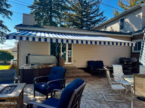 Tiny photo for 212 E Indiana Avenue, Maumee, OH 43537 (MLS # 10004937)