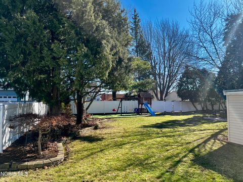 Tiny photo for 212 E Indiana Avenue, Maumee, OH 43537 (MLS # 10004937)