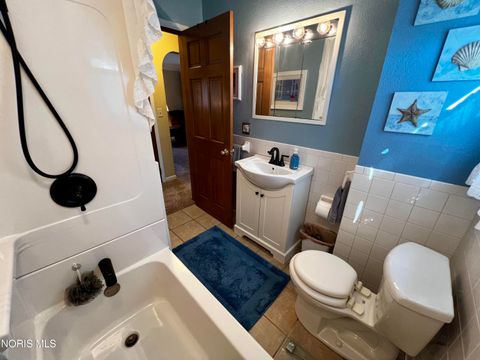 Tiny photo for 212 E Indiana Avenue, Maumee, OH 43537 (MLS # 10004937)