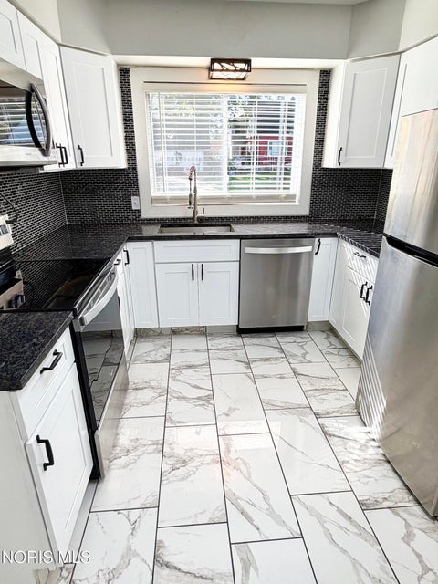 Tiny photo for 1234 Eleanor Avenue, Toledo, OH 43612 (MLS # 10014679)