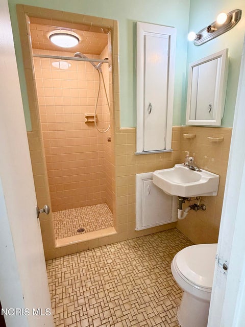 Tiny photo for 1234 Eleanor Avenue, Toledo, OH 43612 (MLS # 10014679)