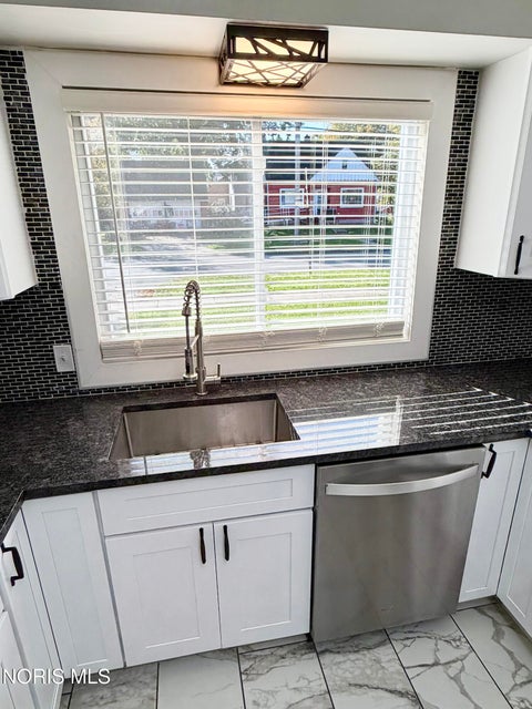 Tiny photo for 1234 Eleanor Avenue, Toledo, OH 43612 (MLS # 10014679)