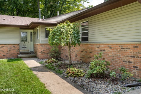 Tiny photo for 10705 Maumee Western Road, Swanton, OH 43558 (MLS # 10012380)