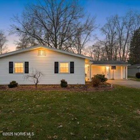 Photo of 5957 Graystone Drive, Sylvania, OH 43560 (MLS # 10001571)