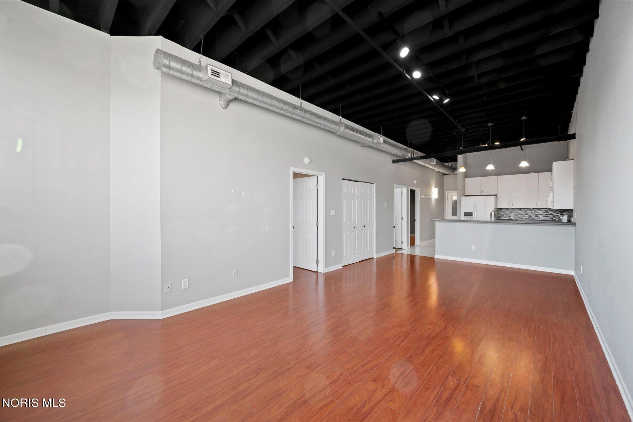 100 S Huron Street 8b