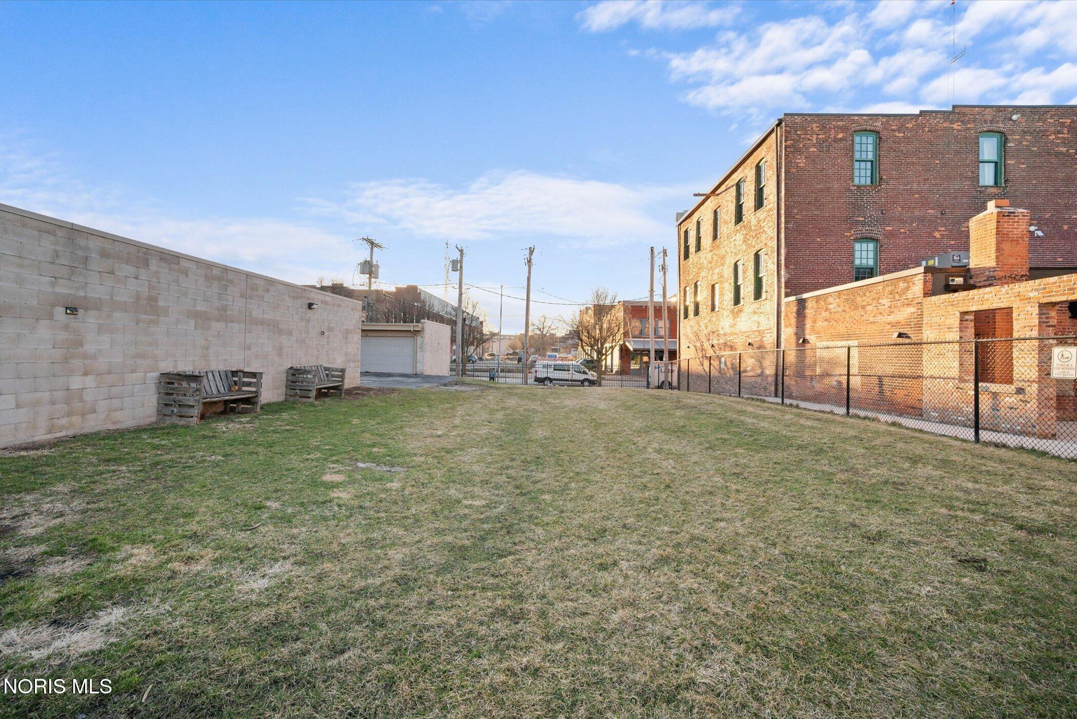 100 S Huron Street 8b