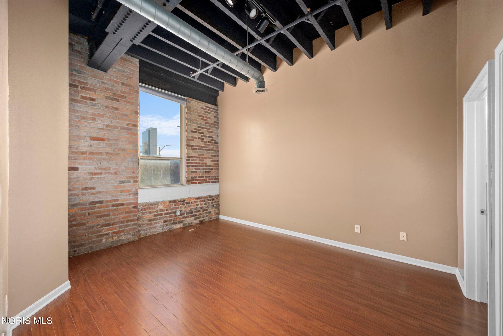 100 S Huron Street 8b